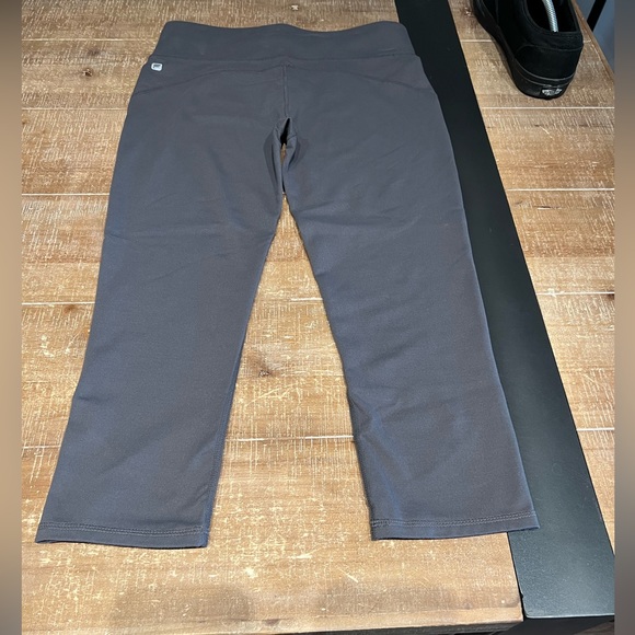 Fabletics Crop Leggings - Picture 8 of 8
